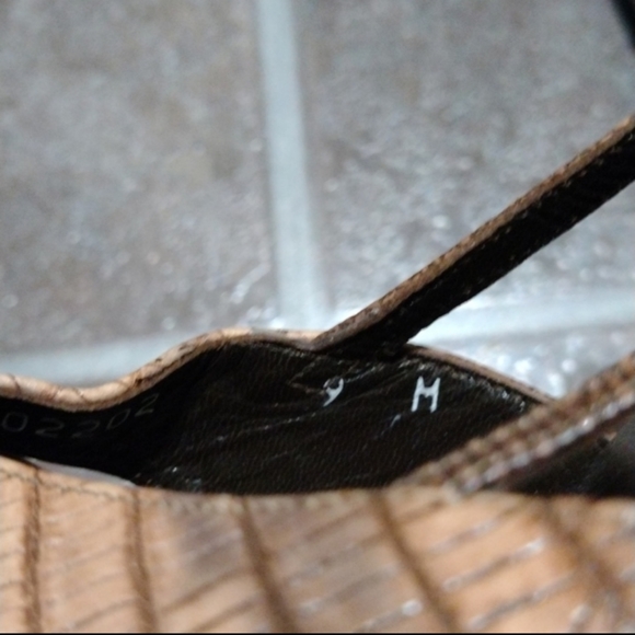 Stuart Weitzman croc embossed sling back heel sandal pump size 9 - Picture 6 of 7